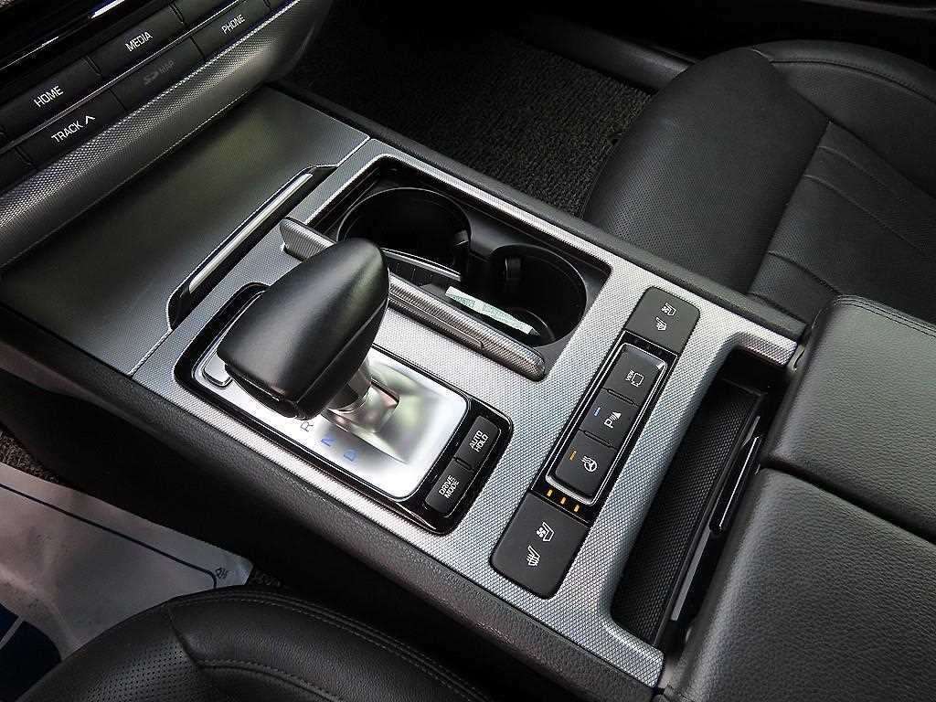 Genesis G80 - Vista 10