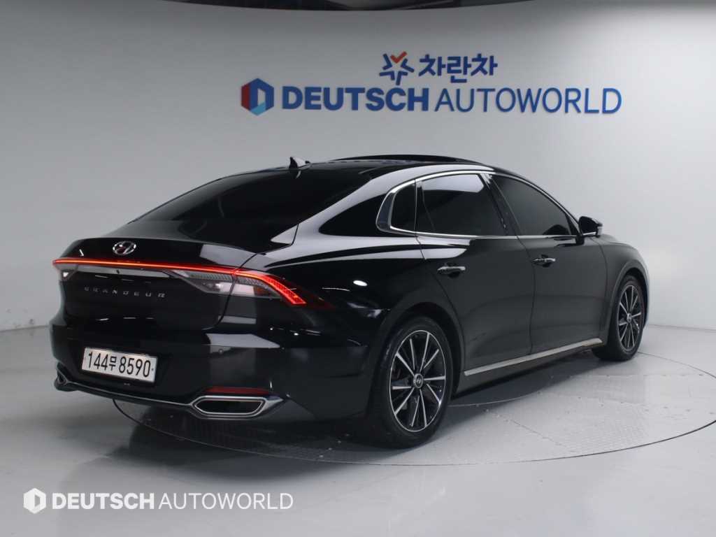 HYUNDAI Grandeur - Vista 2