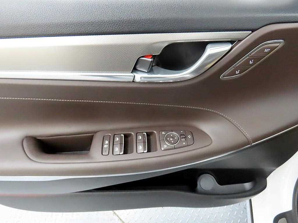 HYUNDAI Grandeur - Vista 11