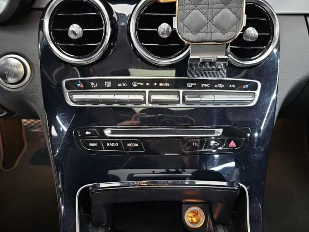 Mercedes Benz C Class - Vista 8