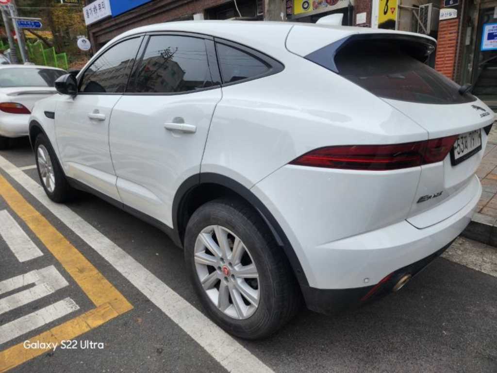 Jaguar E-PACE - Vista 5