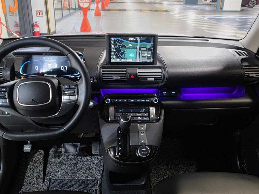 HYUNDAI Casper - Vista 8