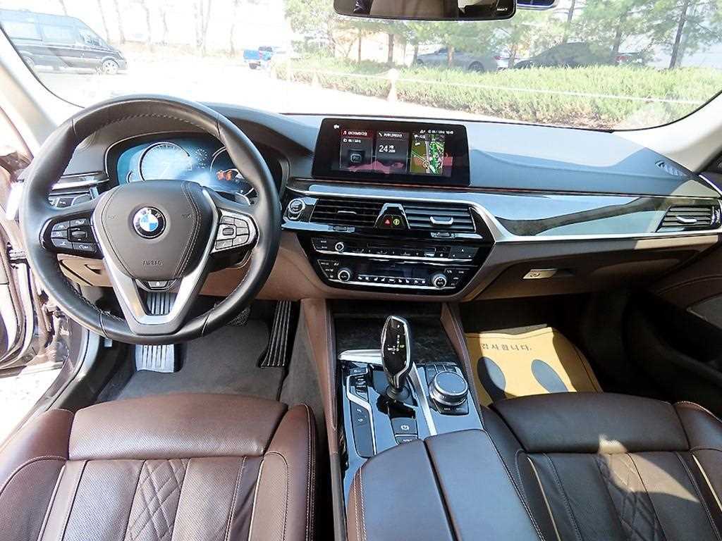 BMW 5 Series - Vista 7