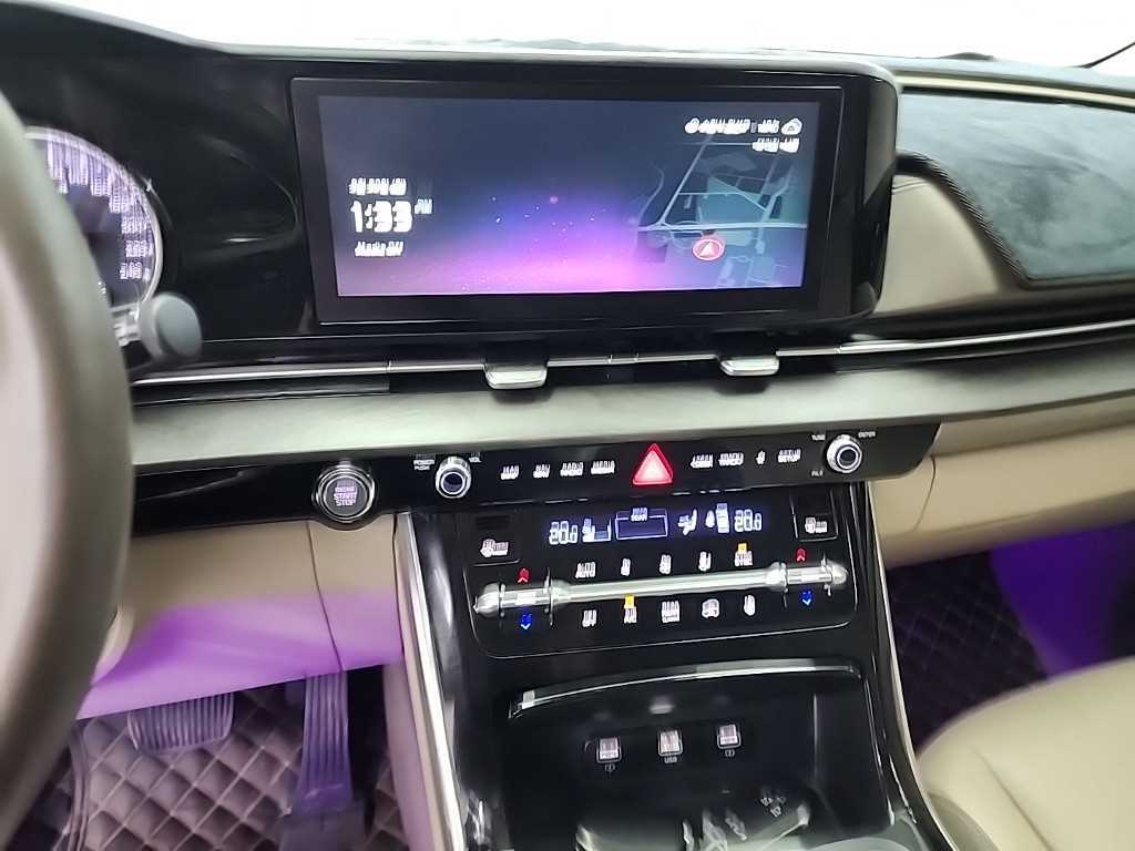 KIA Carnival - Vista 10