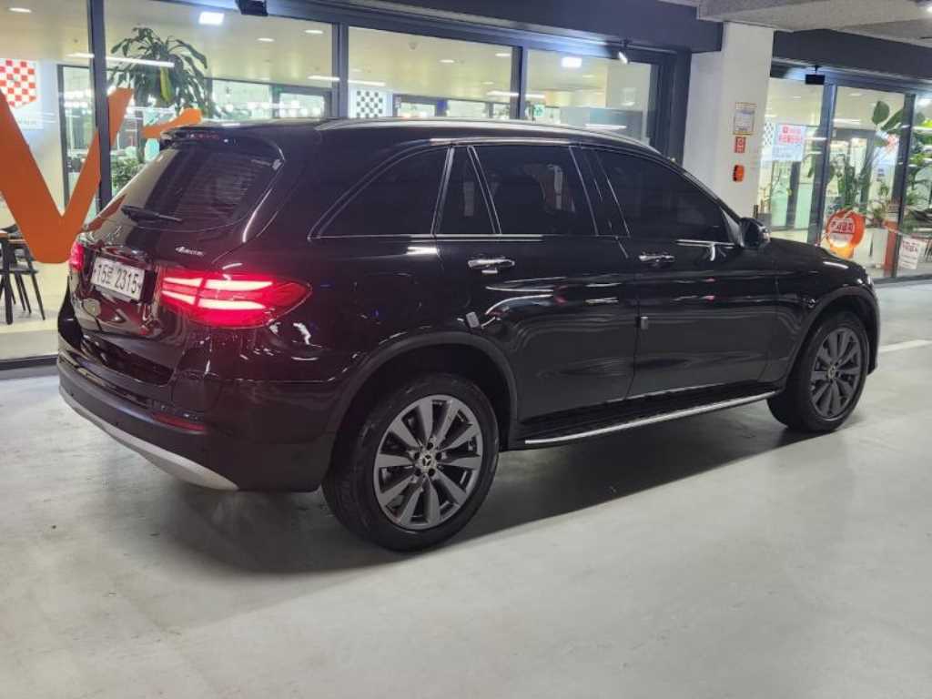 Mercedes Benz GLC Class - Vista 4