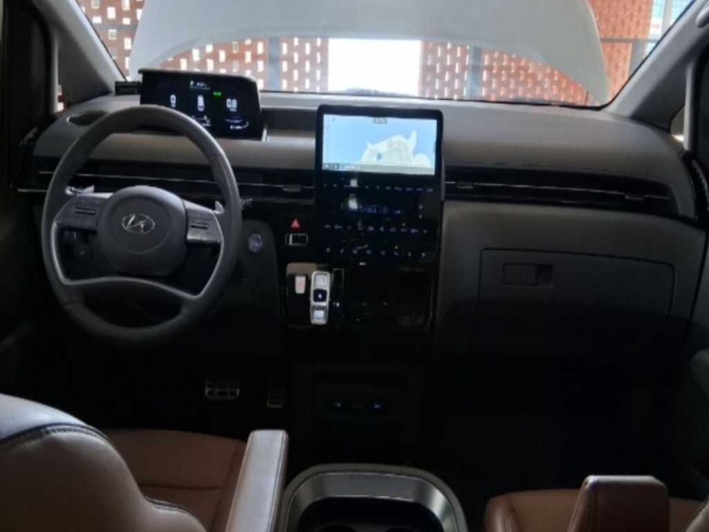 HYUNDAI Staria - Vista 8