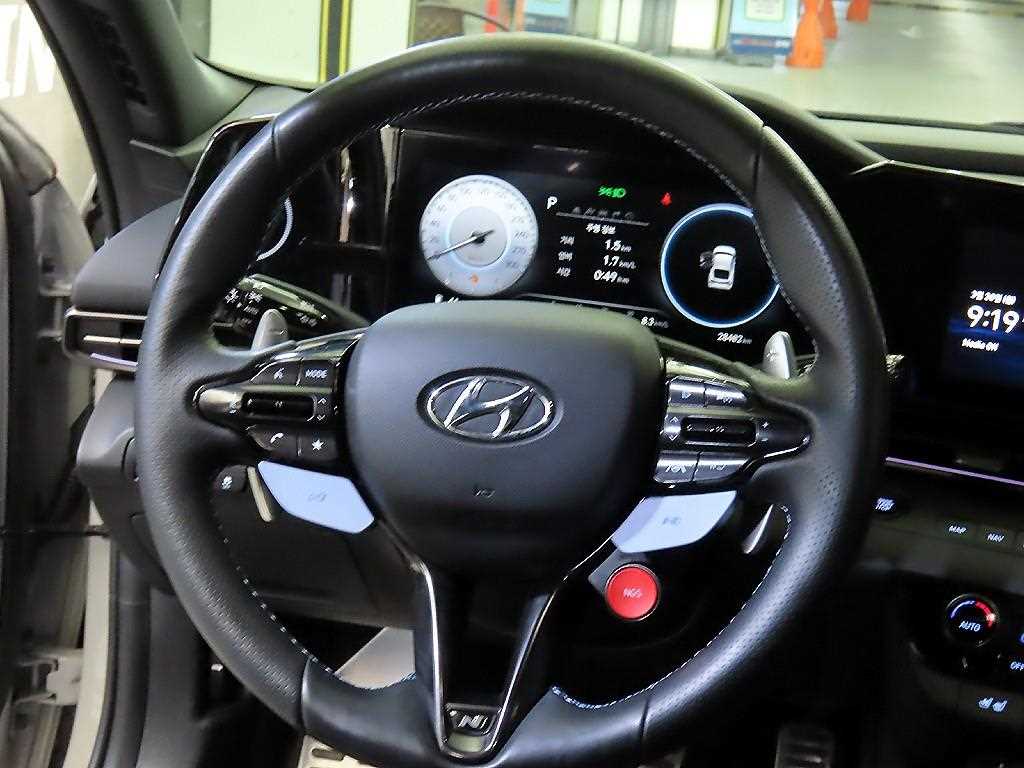 HYUNDAI Avante - Vista 8