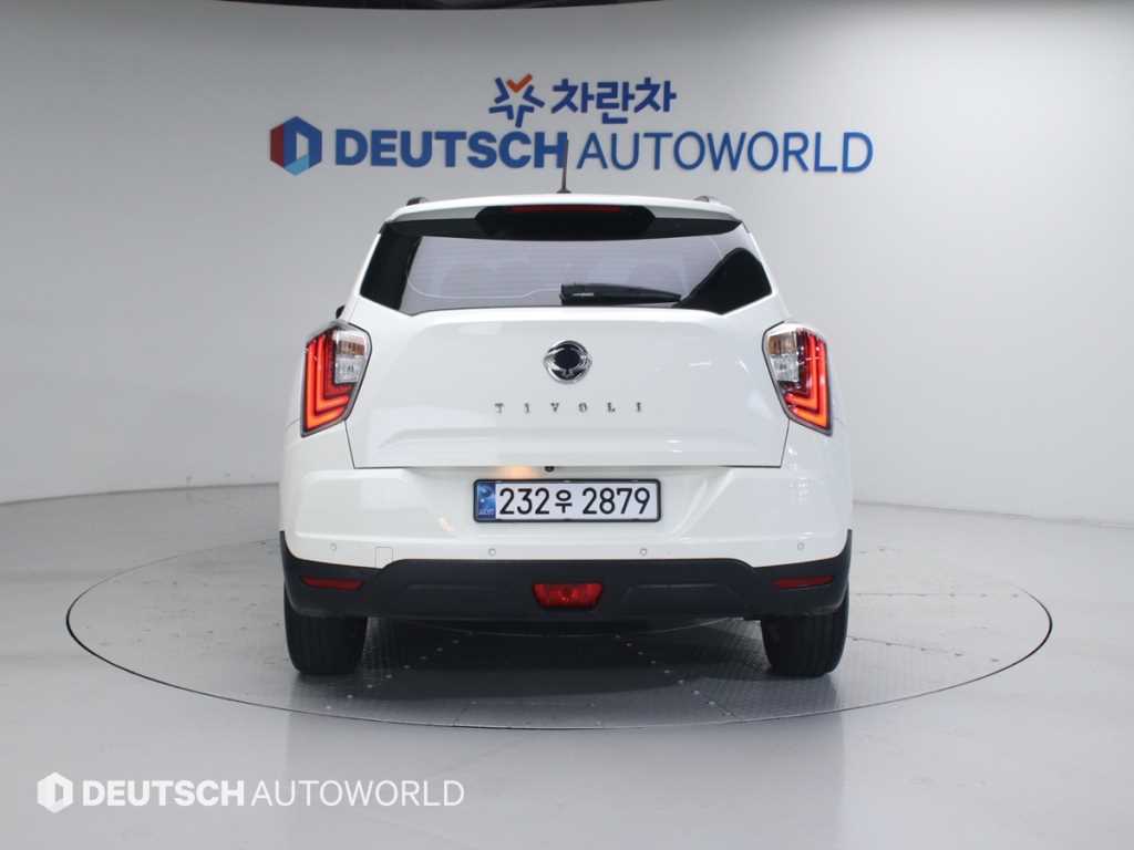 Ssangyong Tivoli - Vista 4