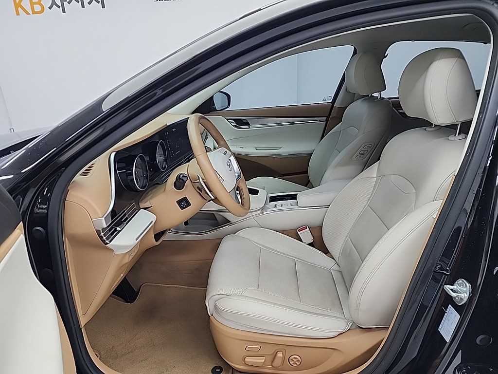 HYUNDAI Grandeur - Vista 11