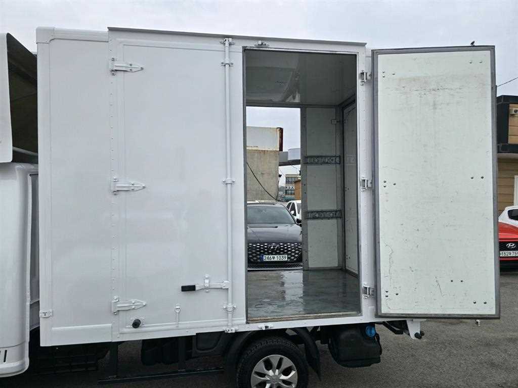 Small Truck Normal Box(High Deck) 2022 Blanco - Importación desde Corea - HF Imports Iquique - Foto 13
