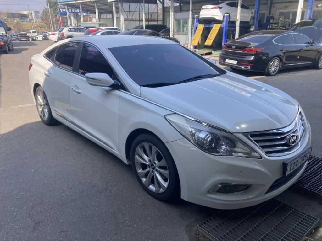 HYUNDAI Grandeur - Vista 5