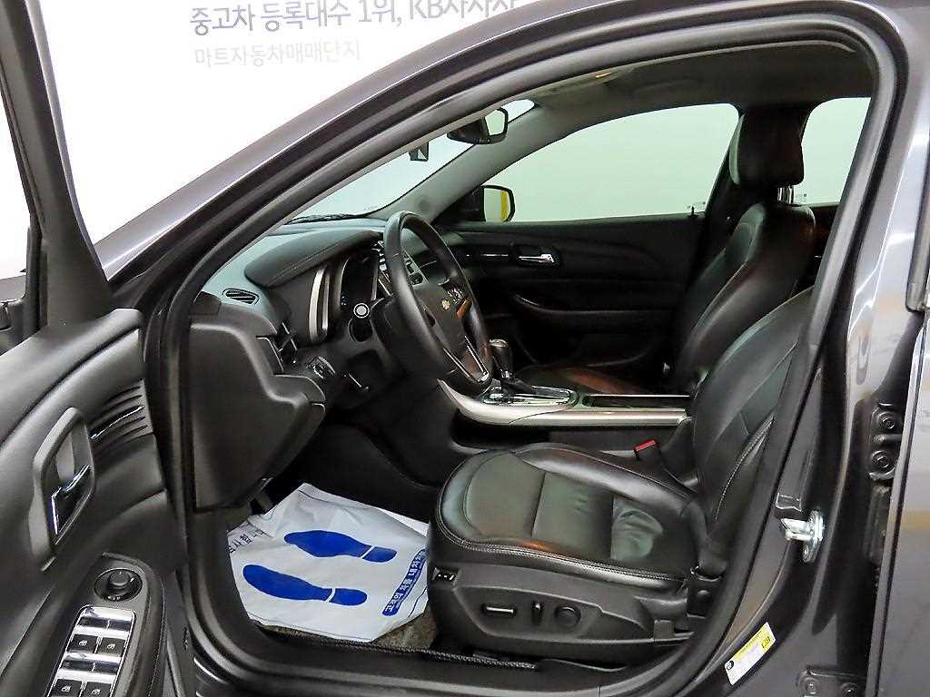 Chevrolet Malibu - Vista 5