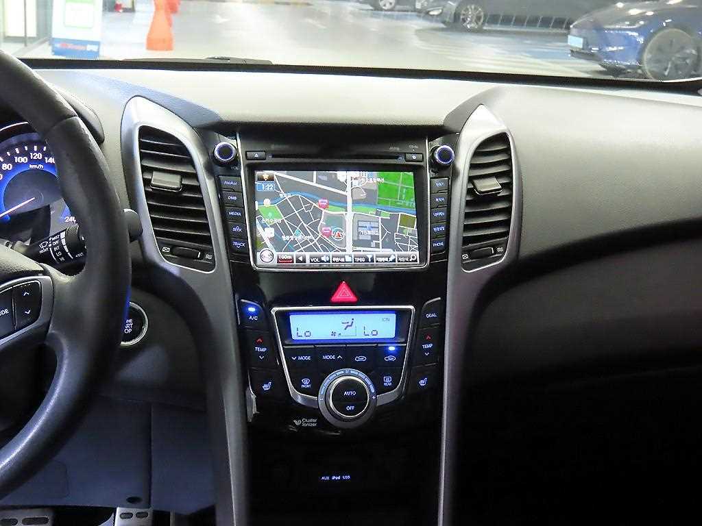 HYUNDAI i30 - Vista 11