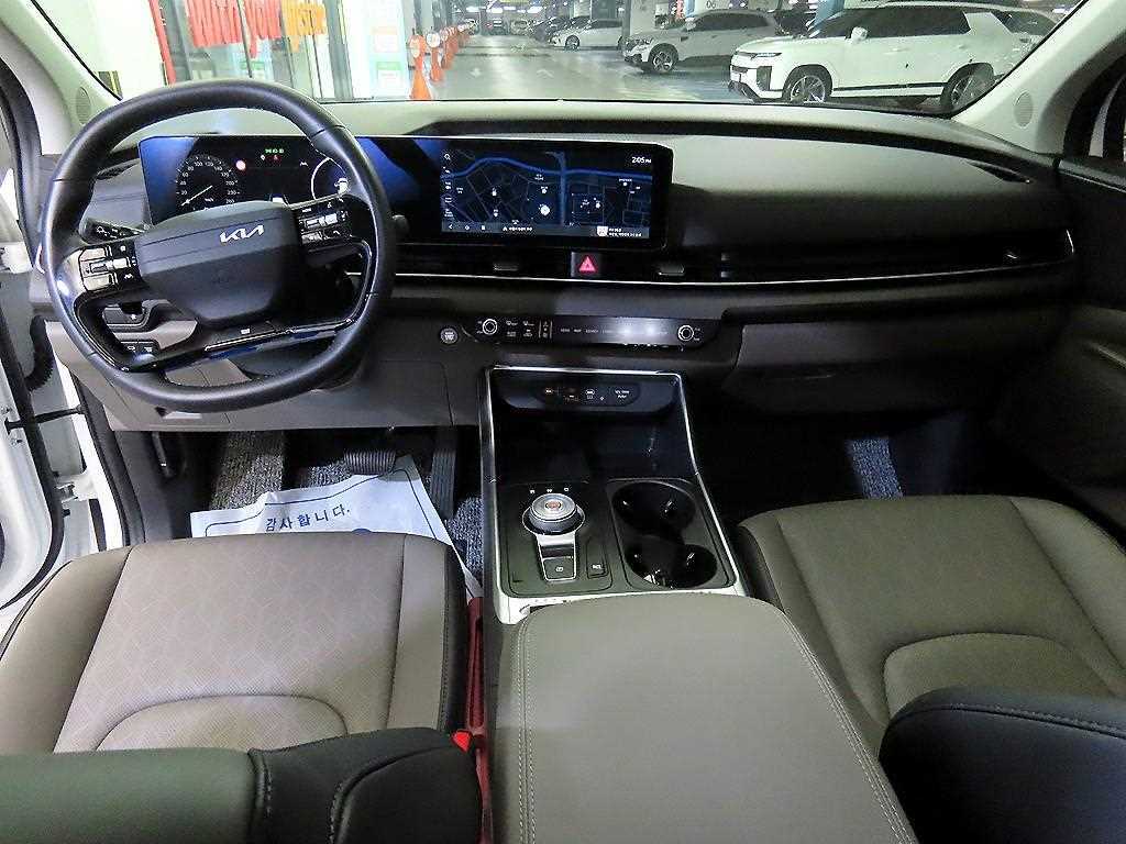 KIA Carnival - Vista 11