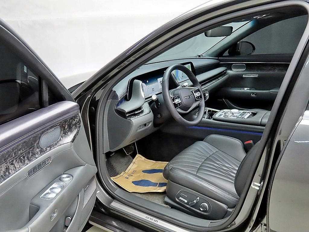 Genesis G90 - Vista 5