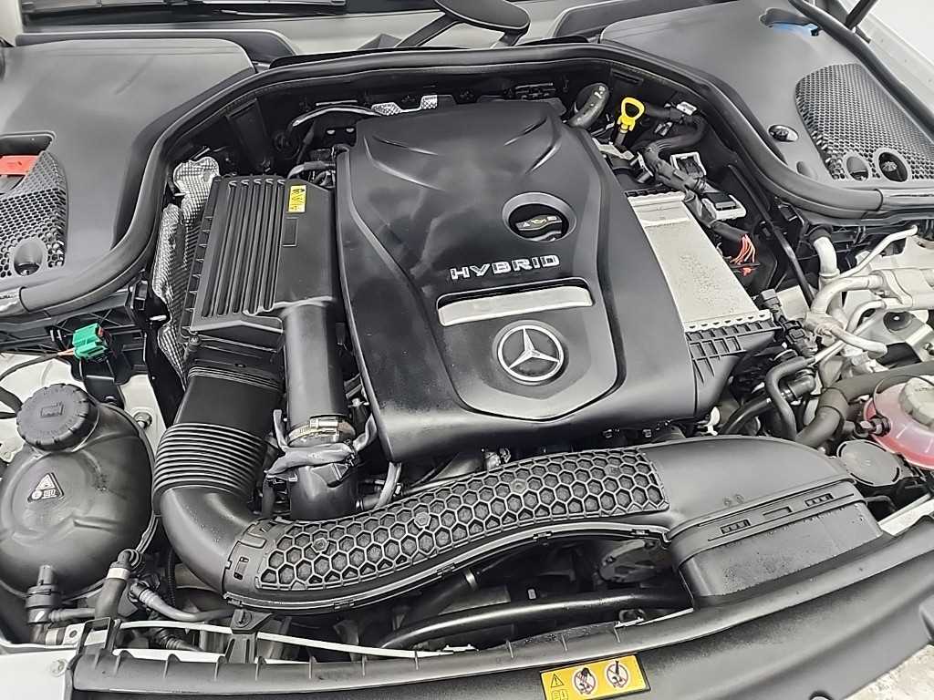 Mercedes Benz E class - Vista 5