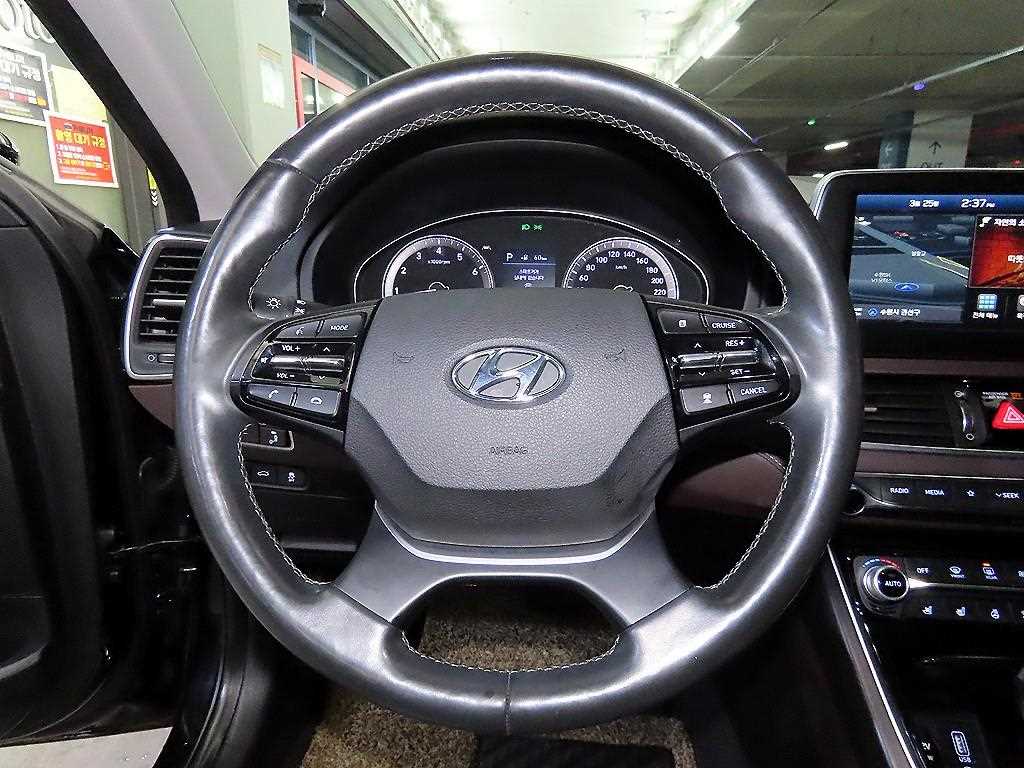 HYUNDAI Grandeur - Vista 8