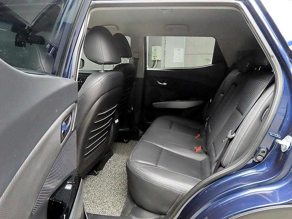 Ssangyong Tivoli - Vista 6