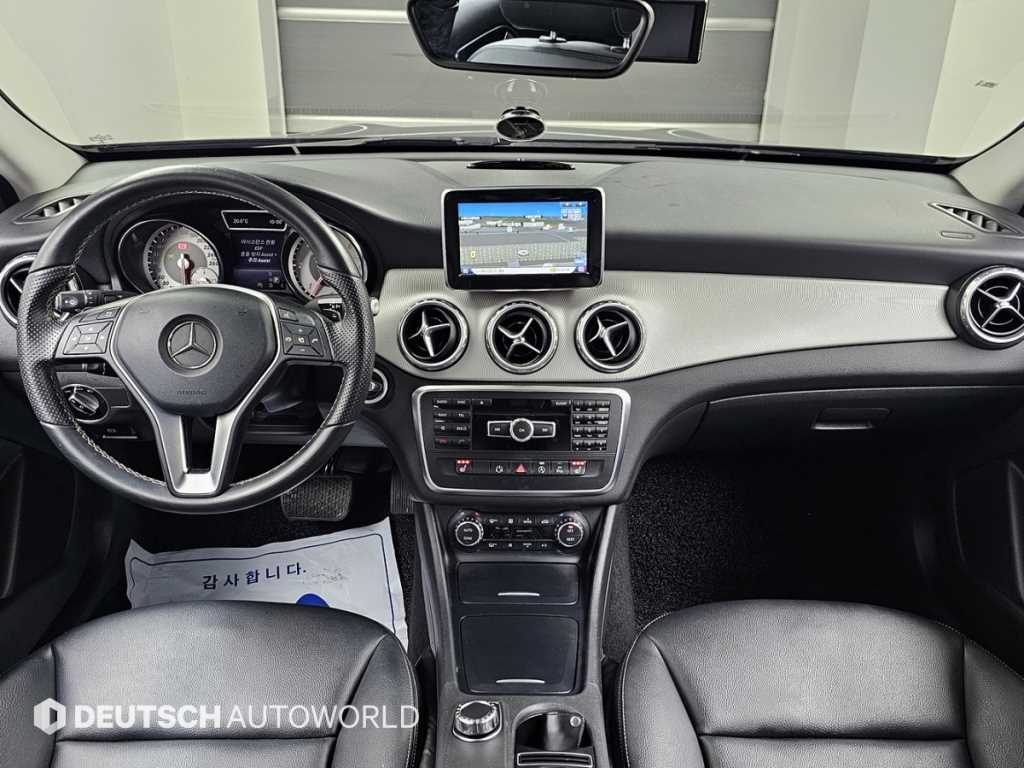 Mercedes Benz GLA Class - Vista 7