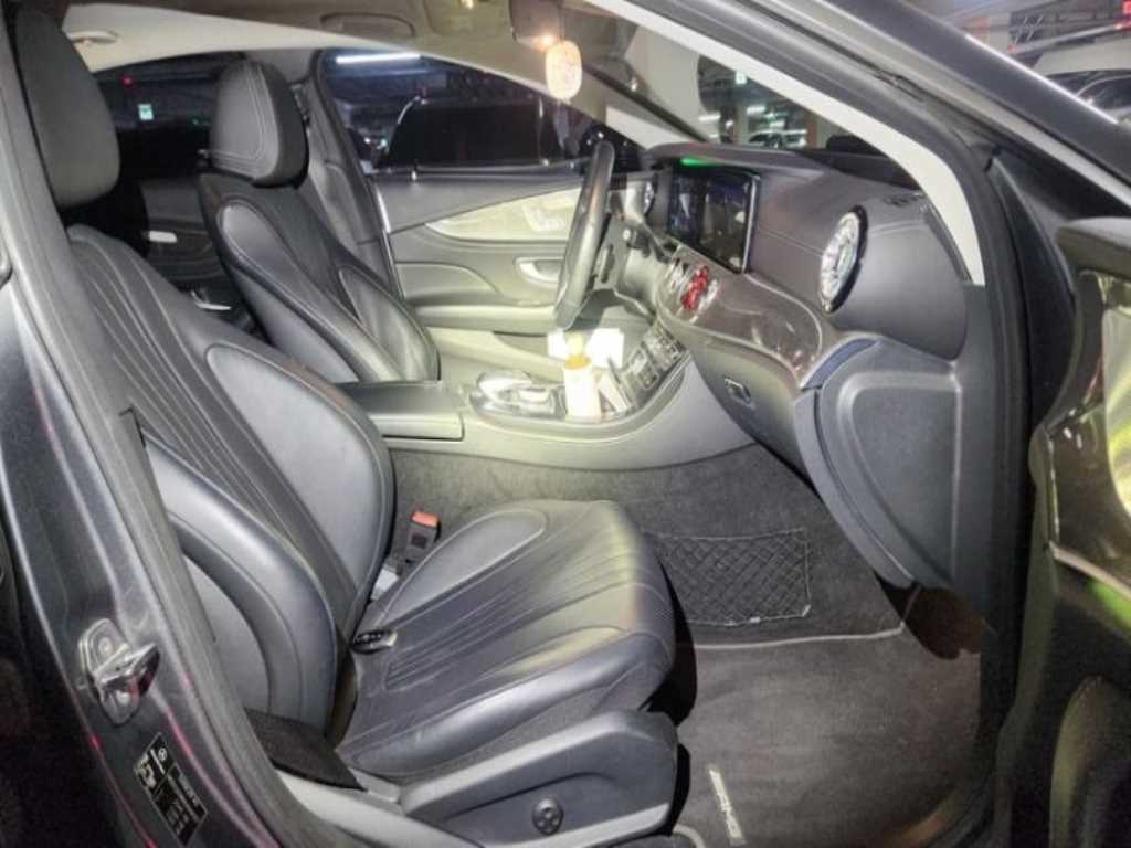 Mercedes Benz CLS Class - Vista 6