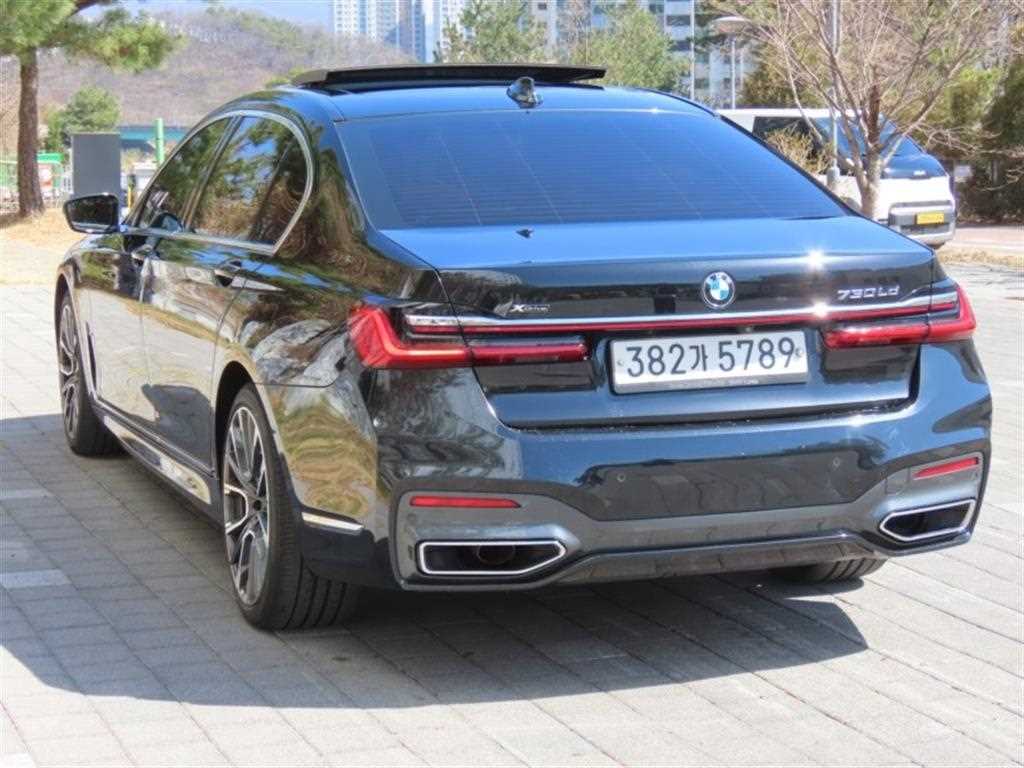 BMW 7 Series - Vista 4