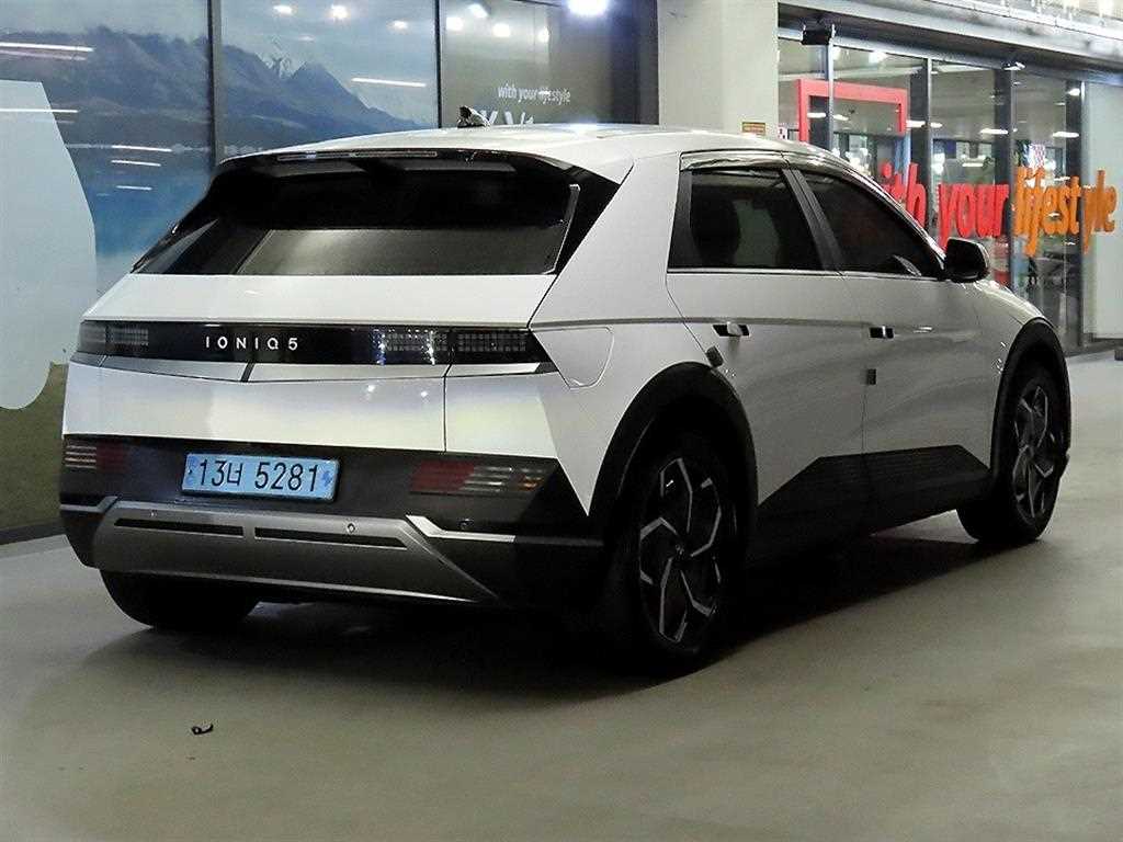 HYUNDAI Ioniq 5 - Vista 4