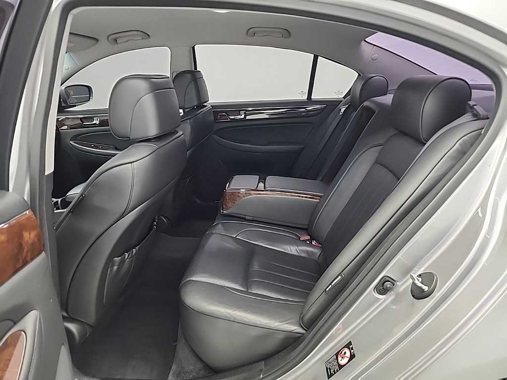 HYUNDAI Genesis - Vista 12