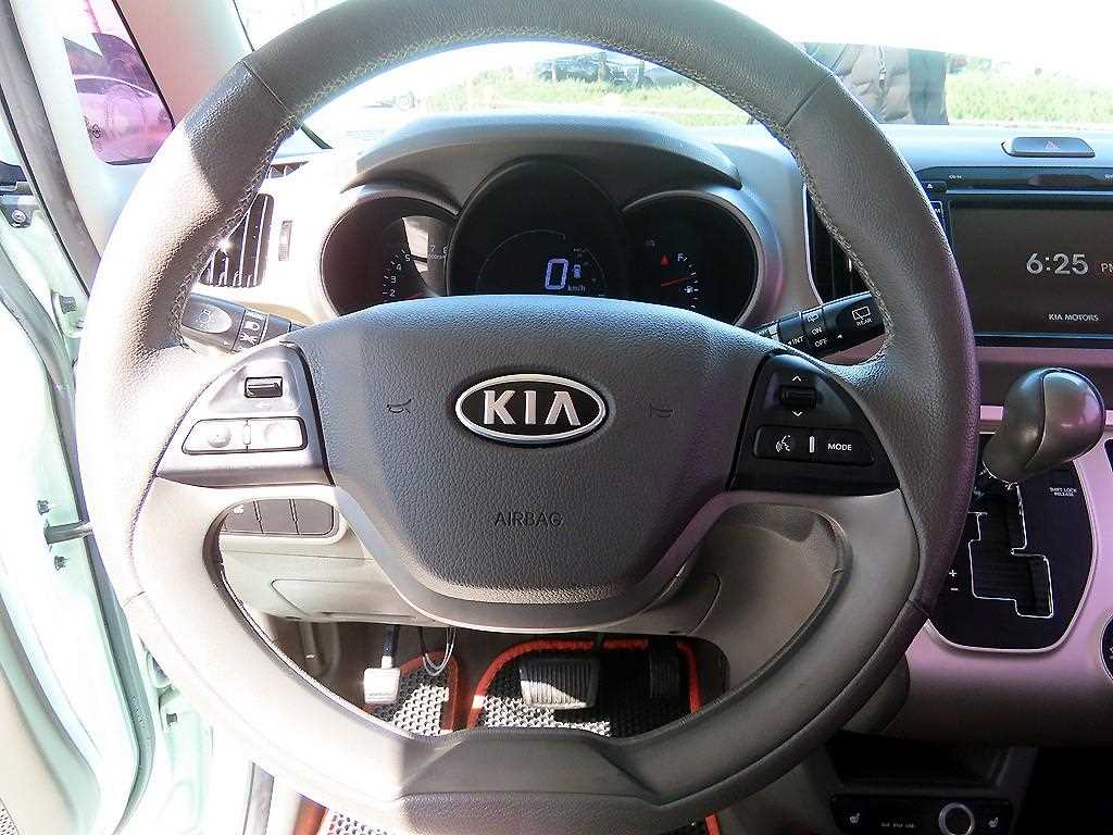 KIA Ray - Vista 8