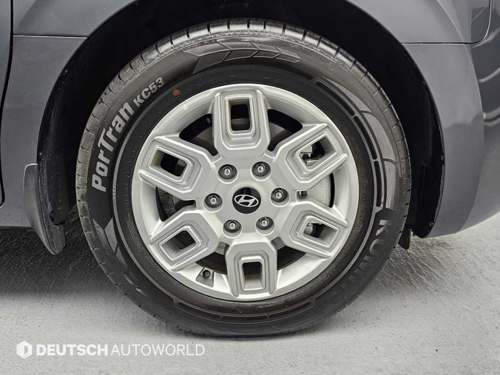 HYUNDAI Staria - Vista 5