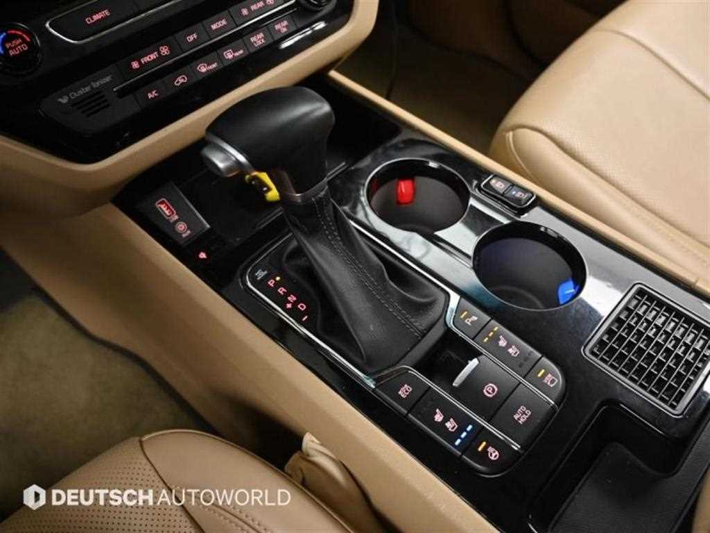 KIA Carnival - Vista 8