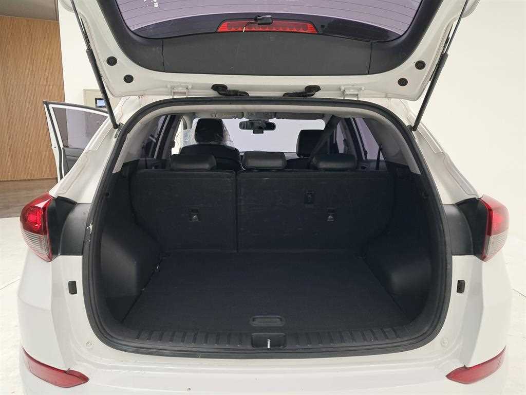 HYUNDAI Tucson 2017 Blanco - Importación desde Corea - HF Imports Iquique - Foto 18