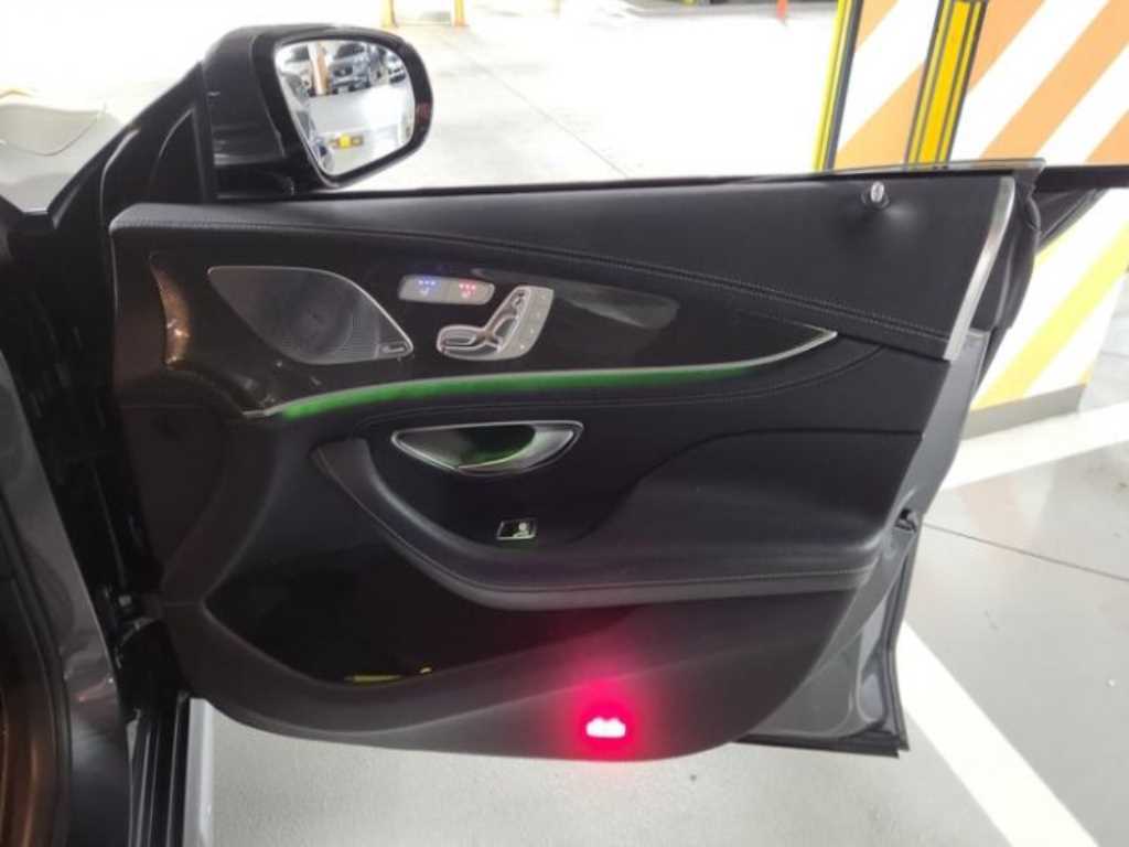 Mercedes Benz CLS Class - Vista 8