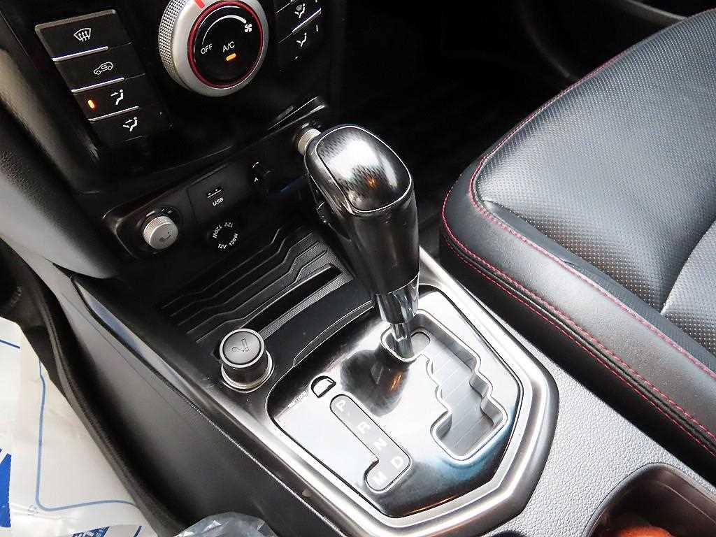 Ssangyong Tivoli - Vista 10