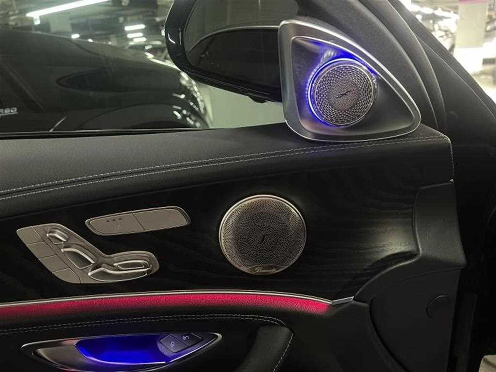 Mercedes Benz E class - Vista 11