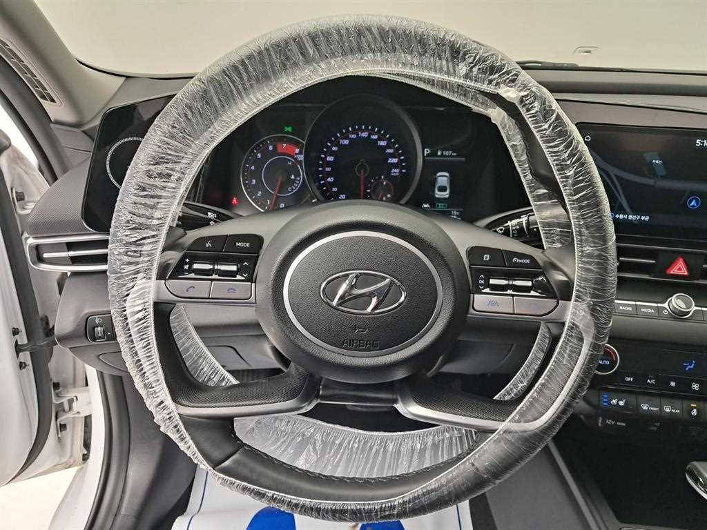 HYUNDAI Avante - Vista 7