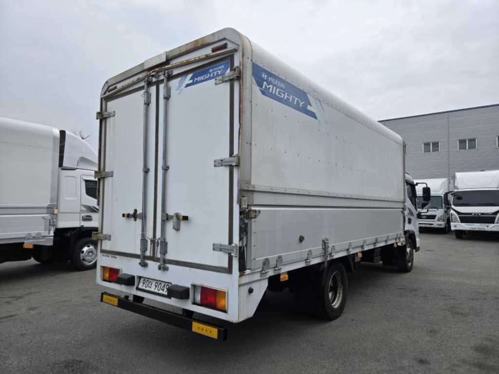 medium and large cargo truck - Vista 6