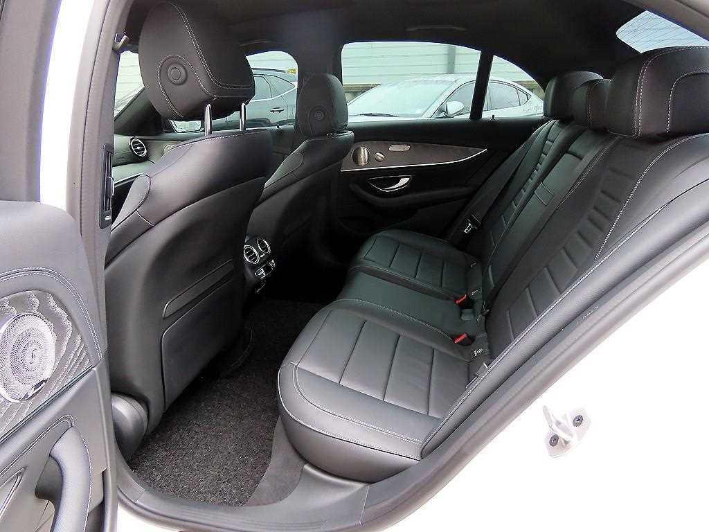 Mercedes Benz E class - Vista 6