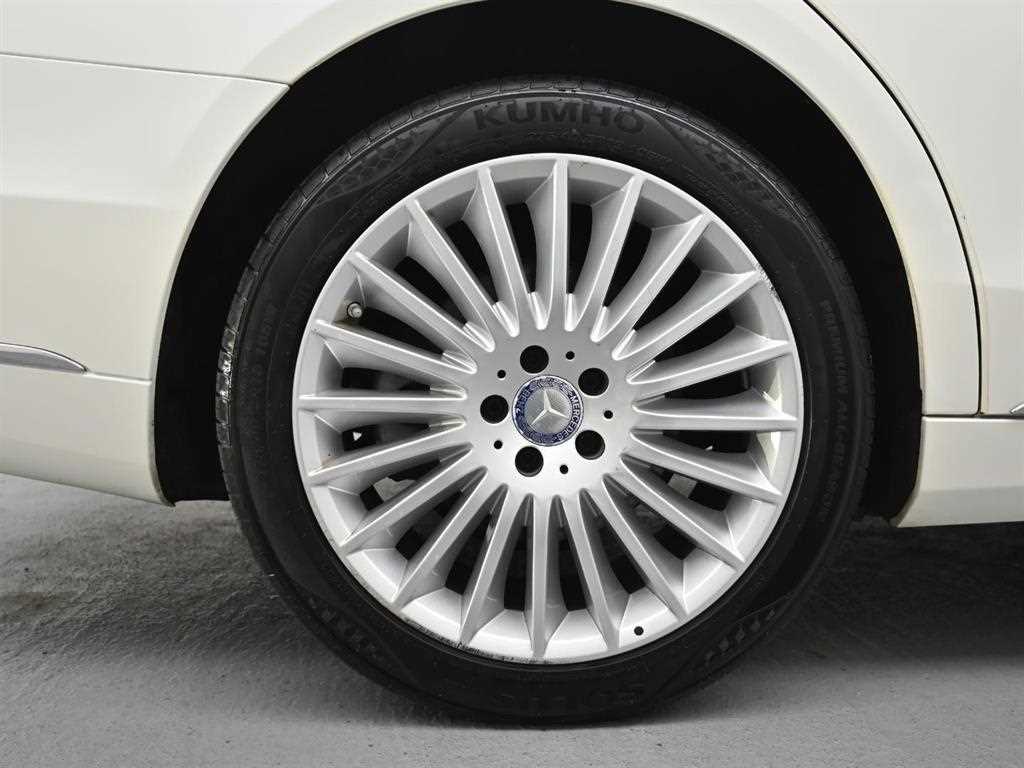 Mercedes Benz S Class - Vista 5