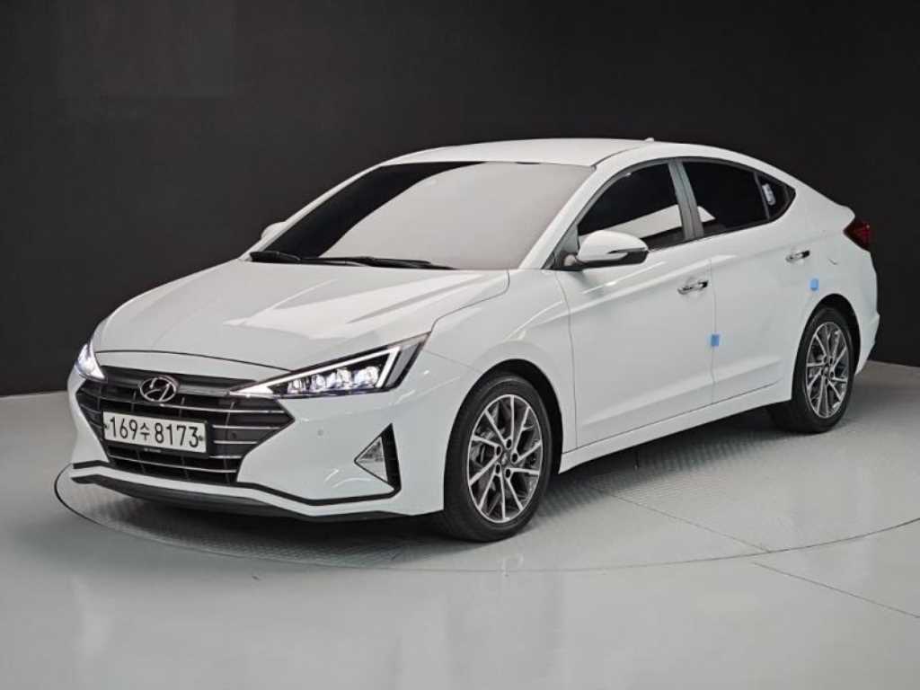 HYUNDAI Avante - Vista 2