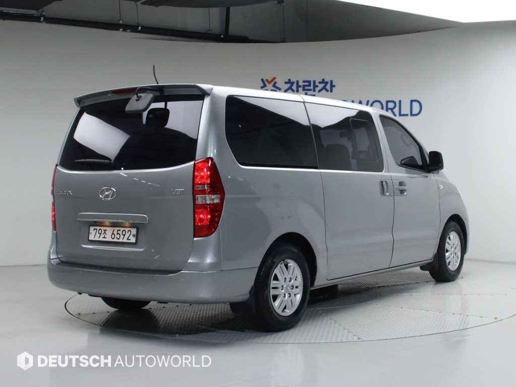 HYUNDAI Starex - Vista 4