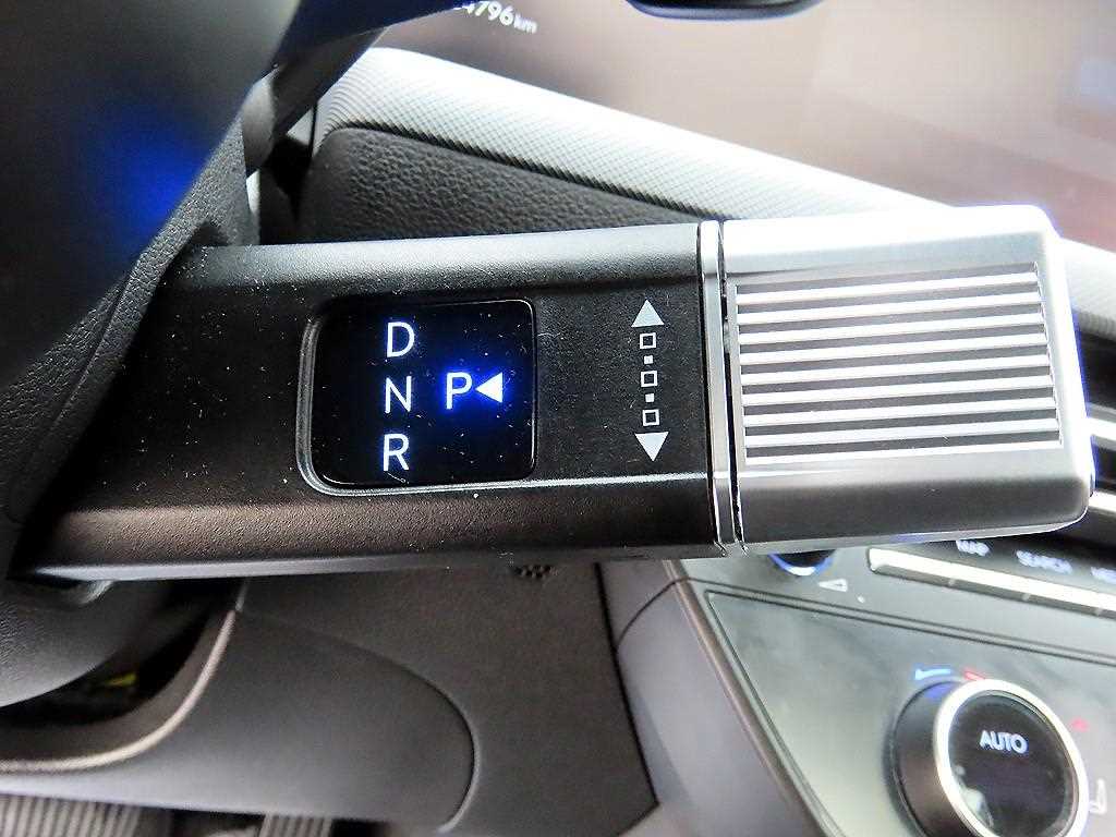 HYUNDAI Sonata - Vista 11