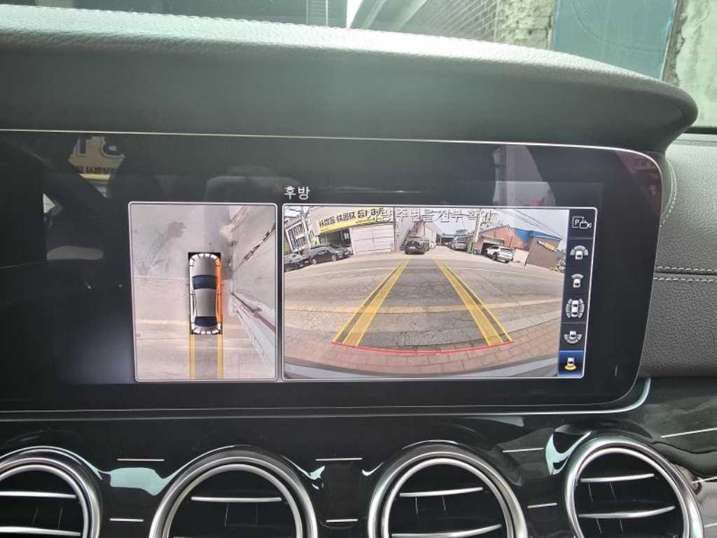 Mercedes Benz E class - Vista 12