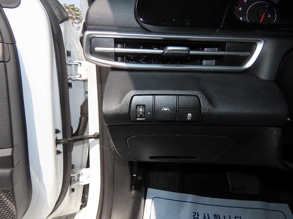 HYUNDAI Avante - Vista 12