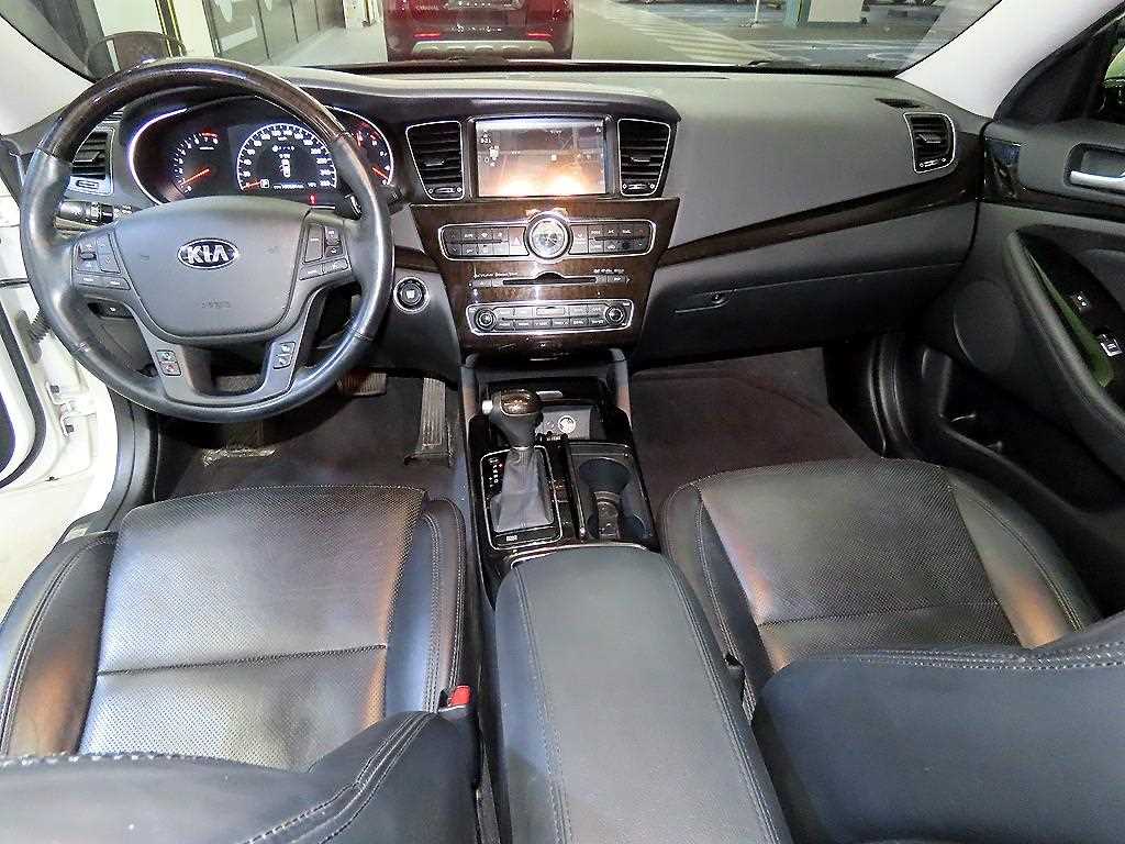 KIA K7 - Vista 10