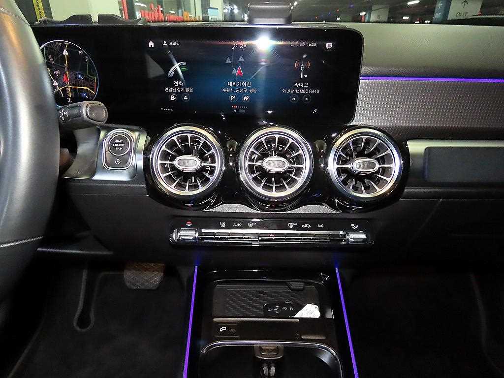 Mercedes Benz GLB Class - Vista 11