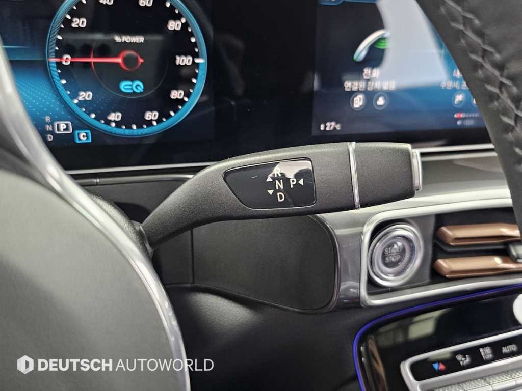 Mercedes Benz EQC - Vista 9