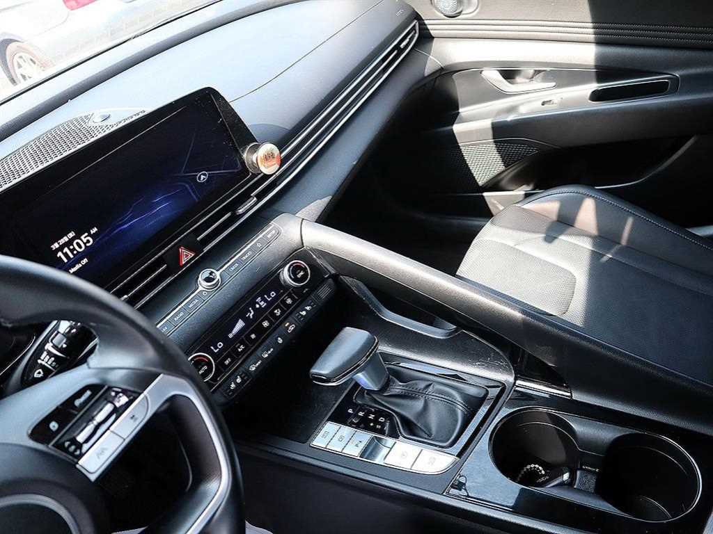 HYUNDAI Avante - Vista 10