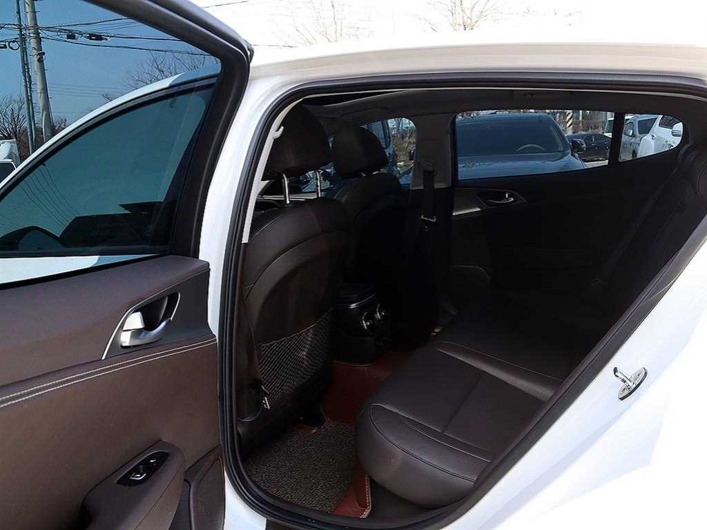 KIA Stinger - Vista 7