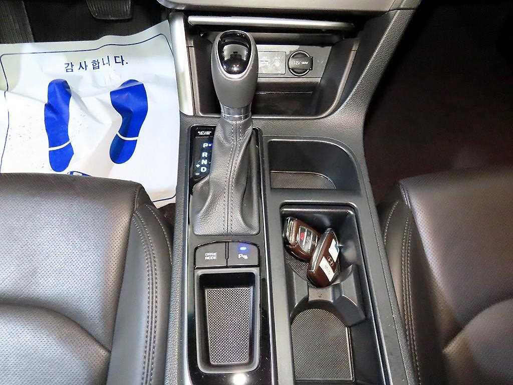 HYUNDAI Sonata - Vista 12