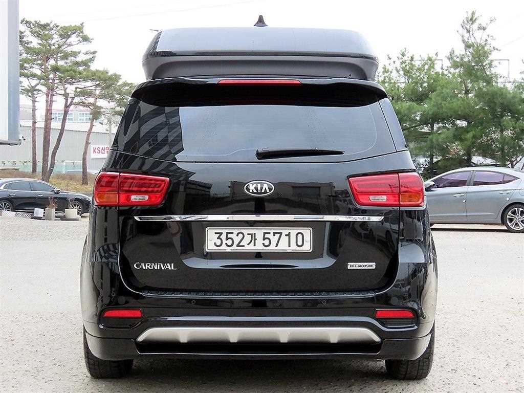 KIA Carnival - Vista 4